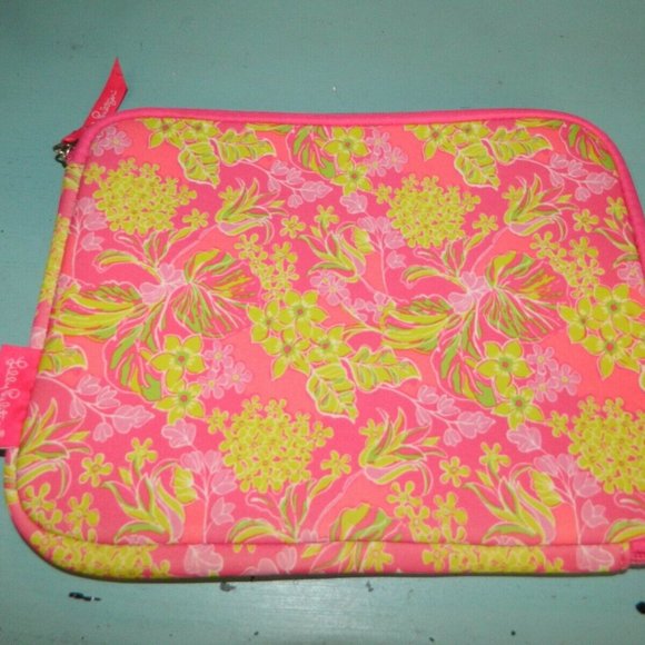 LILLY PULITZER iPad/Tablet Cover Zipper Case - Picture 2 of 3